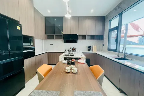 Casa de 6 dormitorios en Pattaya, Tailandia № 211463 - foto 17