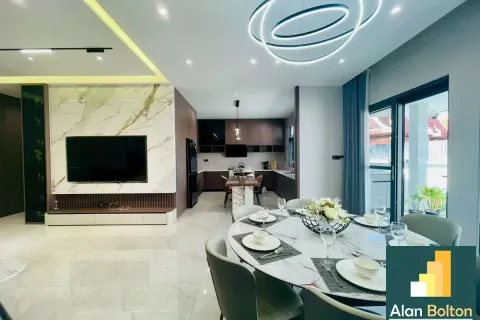 Casa de 6 dormitorios en Pattaya, Tailandia № 211463 - foto 10