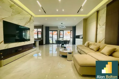 Casa de 6 dormitorios en Pattaya, Tailandia № 211463 - foto 3