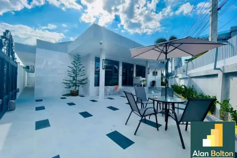 Casa de 6 dormitorios en Pattaya, Tailandia № 211463 - foto 4