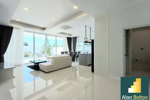 Casa de 3 dormitorios en Pattaya, Tailandia № 211466 - foto 18