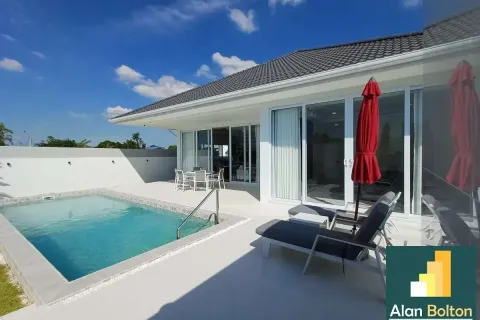 Casa de 3 dormitorios en Pattaya, Tailandia № 211466 - foto 4