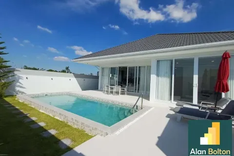 House in Pattaya, Thailand 3 bedrooms № 211466