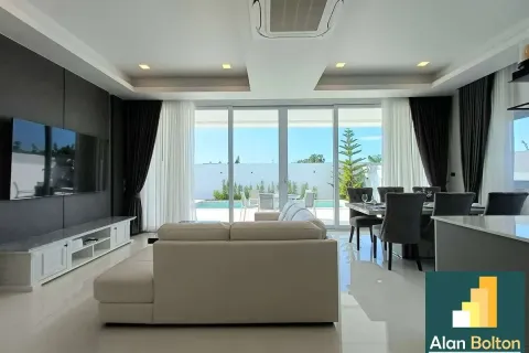 Casa de 3 dormitorios en Pattaya, Tailandia № 211466 - foto 14