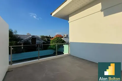Casa de 5 dormitorios en Jomtien Beach, Pattaya, Tailandia № 211467 - foto 9