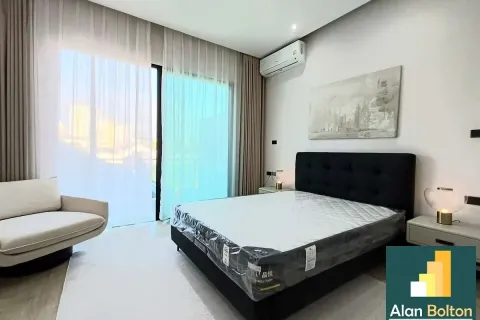 Casa de 5 dormitorios en Jomtien Beach, Pattaya, Tailandia № 211467 - foto 10