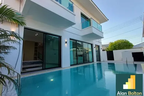 Casa de 5 dormitorios en Jomtien Beach, Pattaya, Tailandia № 211467 - foto 3