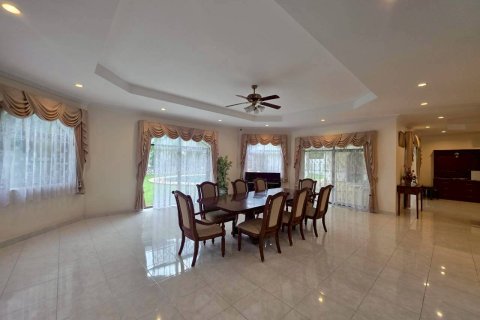 Maison à Chon Buri, Thaïlande 5 chambres № 146480 - photo 14