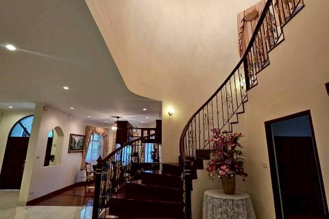 Maison à Chon Buri, Thaïlande 5 chambres № 146480 - photo 11