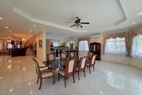 Maison à Chon Buri, Thaïlande 5 chambres № 146480 - photo 12