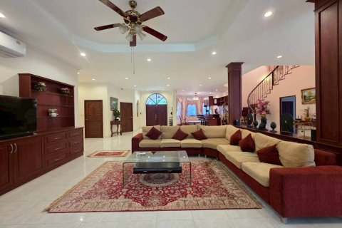 Maison à Chon Buri, Thaïlande 5 chambres № 146480 - photo 6