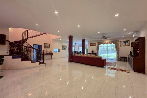 Maison à Chon Buri, Thaïlande 5 chambres № 146480 - photo 21