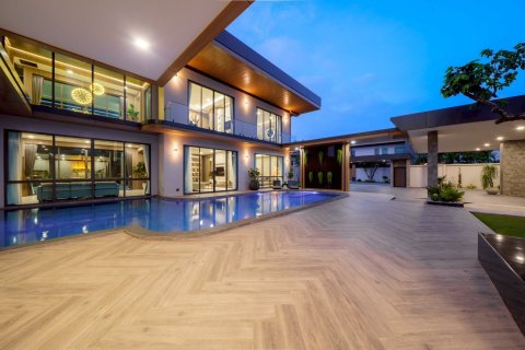 Дом в Паттайе, Таиланд с 7 спальнями  № 146476 - фото 4