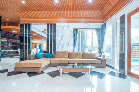 Дом в Банг Ламунге, Таиланд с 4 спальнями  № 146479 - фото 1