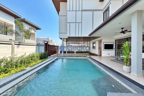 Maison à Pattaya, Thaïlande 5 chambres № 196422