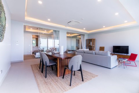 Condo in Phuket, Thailand, 3 bedrooms № 161310 - photo 2