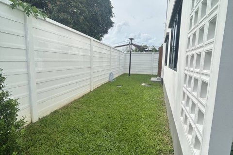 Villa in Phuket, Thailand 3 bedrooms № 138968 - photo 11