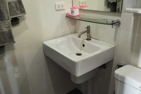 Studio dans le Condo à Watthana, Bangkok, Thaïlande № 171007 - photo 6