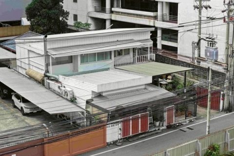 Дом в Клонг Тоэй, Бангкок, Таиланд с 2 спальнями  № 162092 - фото 1