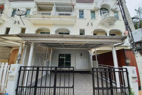 Townhouse in Phasi Charoen, Bangkok, Thailand 3 bedrooms № 162090