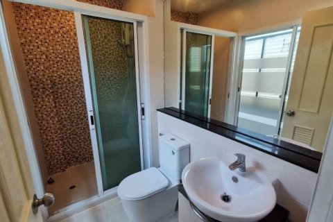 Townhouse in Phasi Charoen, Bangkok, Thailand 3 bedrooms № 162090 - photo 6