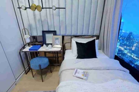 Condo in Thonburi, Bangkok, Thailand, 2 bedrooms  № 183952 - photo 4