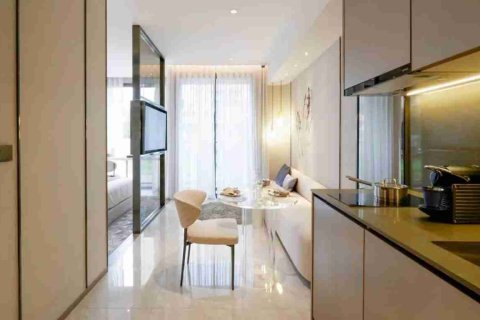 Condo in Bangkok, Thailand, 3 bedrooms  № 183953 - photo 17