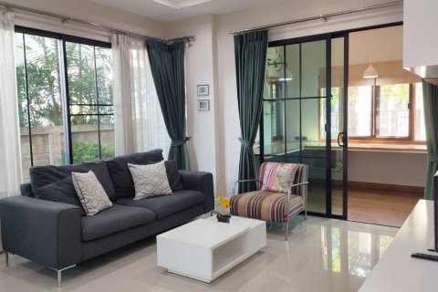 House in San Sai, Thailand 3 bedrooms № 138467 - photo 2