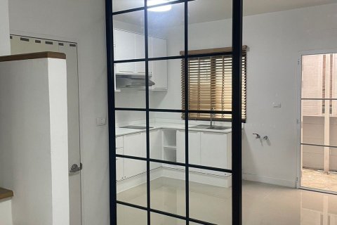 Townhouse in Sai Mai, Bangkok, Thailand 3 bedrooms № 153514 - photo 4