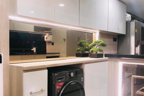 Studio in the Condo in Pathum Wan, Bangkok, Thailand  № 153513 - photo 6