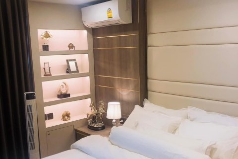 Studio in the Condo in Pathum Wan, Bangkok, Thailand  № 153513 - photo 1