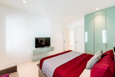 Villa in Hua Hin, Thailand 3 bedrooms № 175600 - photo 16