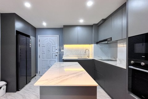 Condo in Bang Lamung, Thailand, 1 bedroom  № 175597 - photo 2