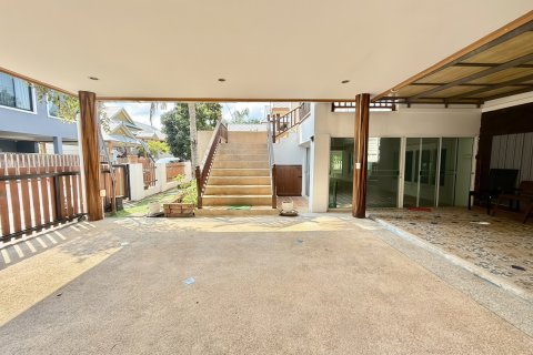 Дом в Паттайе, Таиланд с 7 комнатами  № 172608 - фото 3