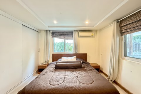 Дом в Паттайе, Таиланд с 7 комнатами  № 172608 - фото 26