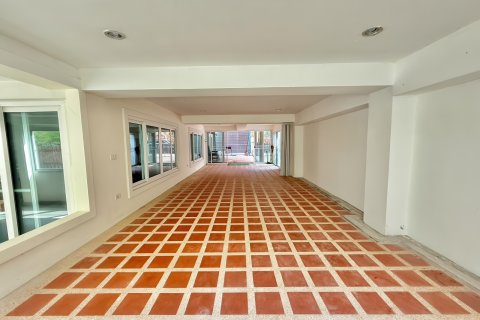 Дом в Паттайе, Таиланд с 7 комнатами  № 172608 - фото 6