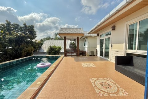 Дом в Паттайе, Таиланд с 7 комнатами  № 172608 - фото 8