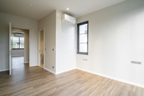 Maison à Bang Lamung, Thaïlande 4 chambres № 172604 - photo 29