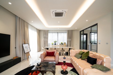 Maison à Bang Lamung, Thaïlande 4 chambres № 172604 - photo 2