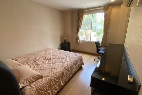 Condo à Watthana, Bangkok, Thaïlande, 2 chambres № 200830 - photo 24