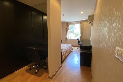 Condo à Watthana, Bangkok, Thaïlande, 2 chambres № 200830 - photo 21