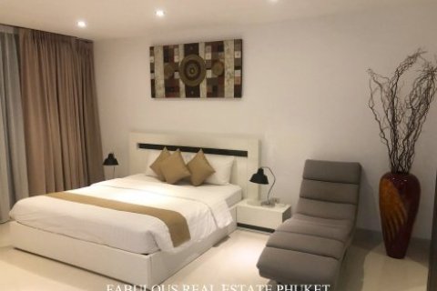 Condo on Surin Beach, Thailand, 2 bedrooms  № 179838 - photo 9
