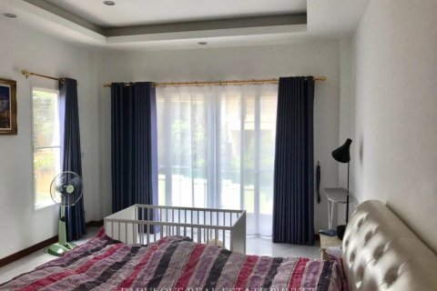 Villa in Chalong, Thailand 4 bedrooms № 179833 - photo 9