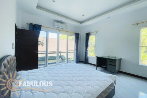 Villa in Chalong, Thailand 4 bedrooms № 179833 - photo 22