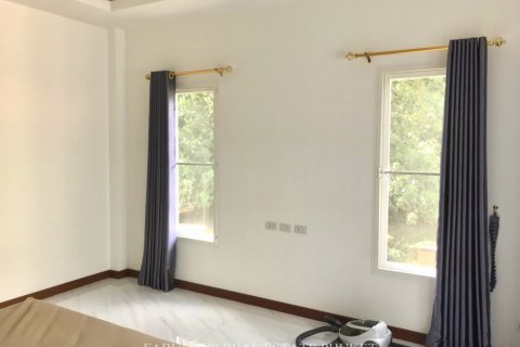 Villa in Chalong, Thailand 4 bedrooms № 179833 - photo 16