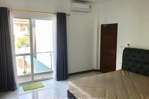 Villa in Chalong, Thailand 4 bedrooms № 179833 - photo 11