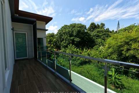 Villa in Chalong, Thailand 4 bedrooms № 179833 - photo 8