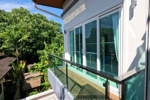 Villa in Chalong, Thailand 4 bedrooms № 179833 - photo 6