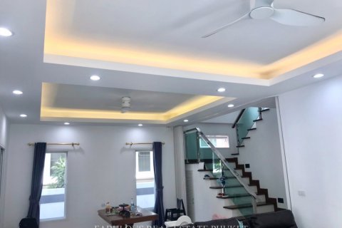 Villa in Chalong, Thailand 4 bedrooms № 179833 - photo 19