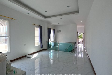 Villa in Chalong, Thailand 4 bedrooms № 179833 - photo 7